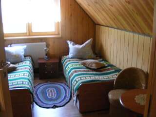 Проживание в семье Olsik Беловеж Двухместный номер с 2 отдельными кроватями и общей ванной комнатой-1